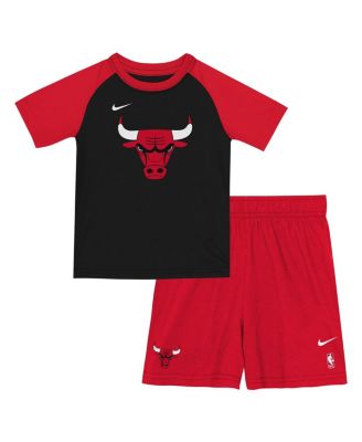 Nike - Big Boys and Girls Red/Black Chicago Bulls Practice T-Shirt and Shorts Set